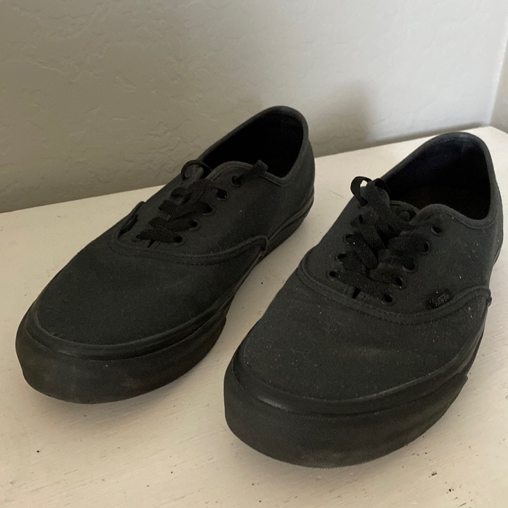 Vans 12 EUC charcoal with black soles